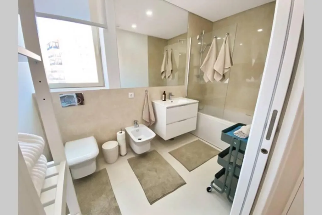 Apartment Bay View One, Stunning 3 Bed Condo With Sea View & Rooftop Pool Lagos